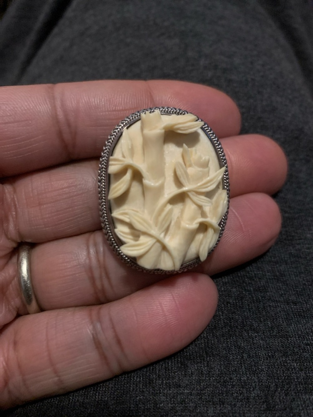 Vintage 925 Ivory Floral Cameo Pendant/Brooch